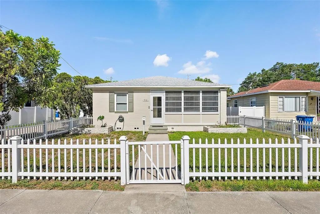 918 27th Street N, ST. PETERSBURG