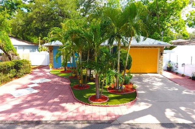 3306 E Chelsea Street, TAMPA