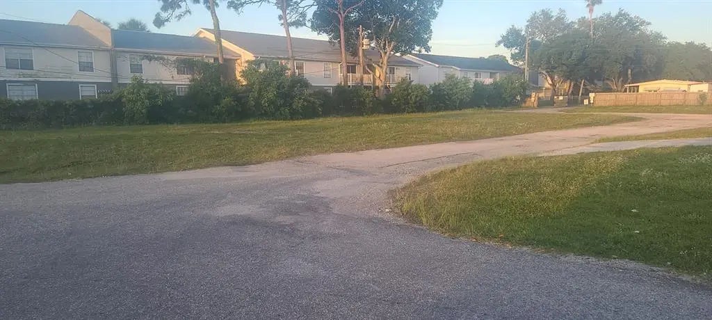 300 Starkey Road, LARGO