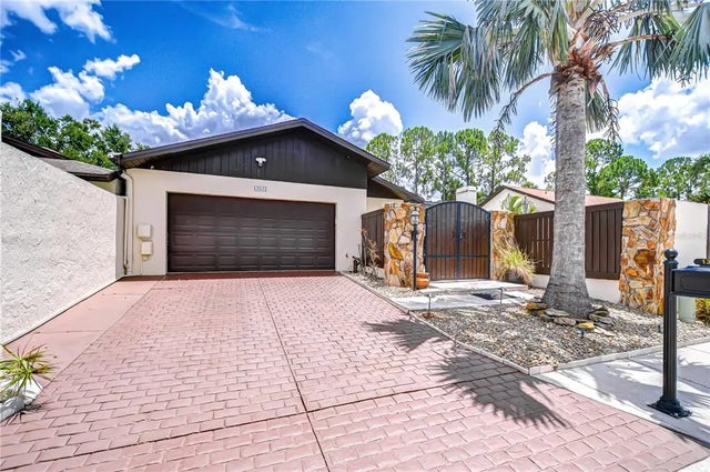13522 Avista Drive, TAMPA