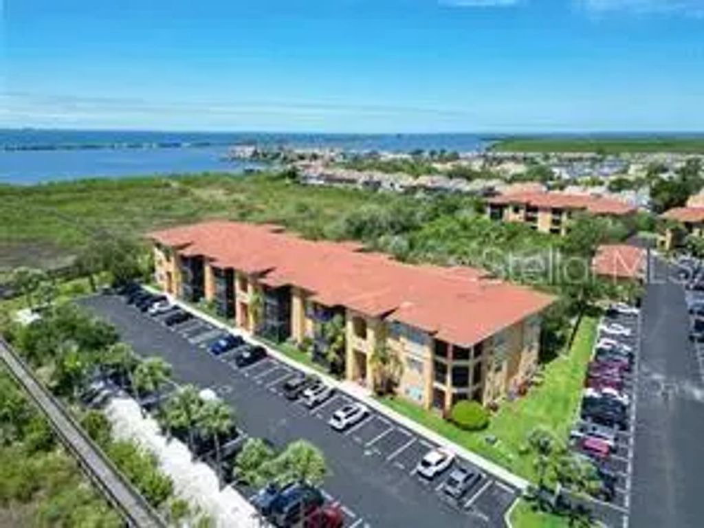 4306 Bayside Village Drive 202, TAMPA