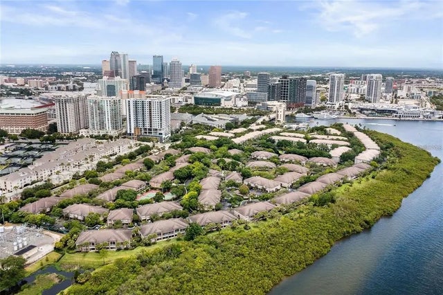 612 Arbor Lake Lane, TAMPA