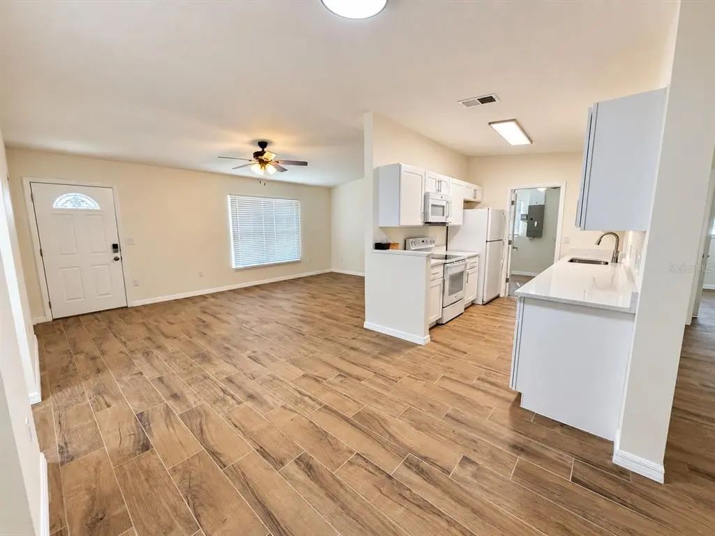 10 of 31 - 902 W Shannon Court, VENICE, FL