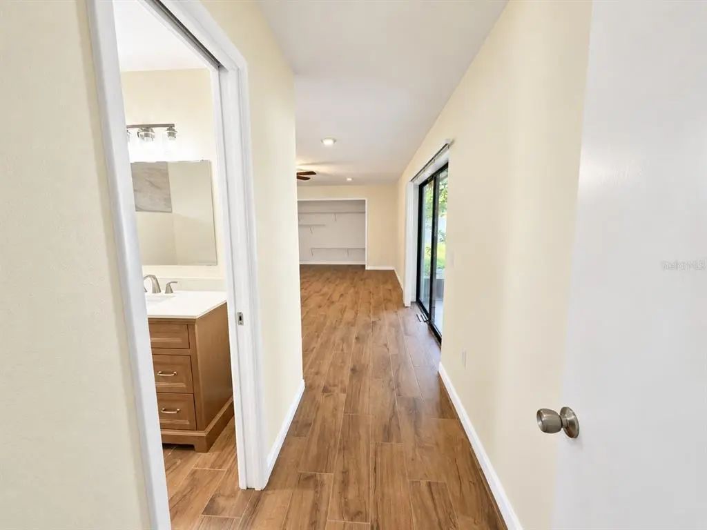 14 of 31 - 902 W Shannon Court, VENICE, FL
