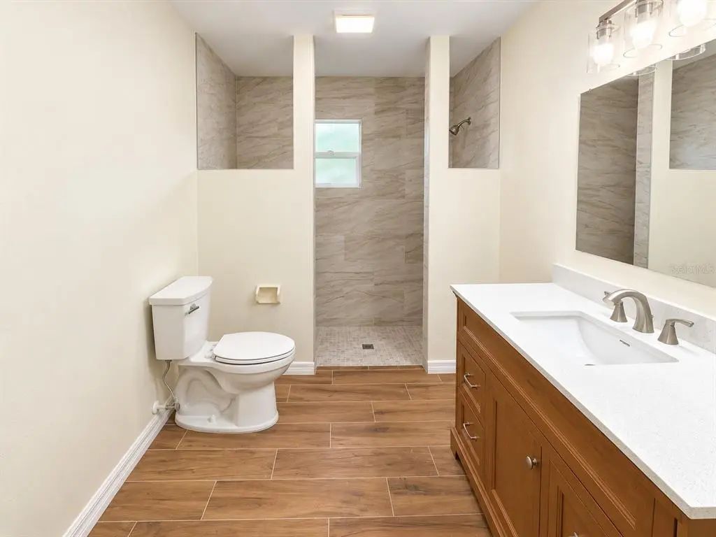 20 of 31 - 902 W Shannon Court, VENICE, FL