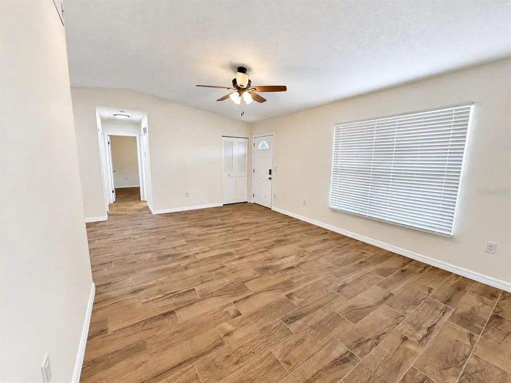 7 of 31 - 902 W Shannon Court, VENICE, FL