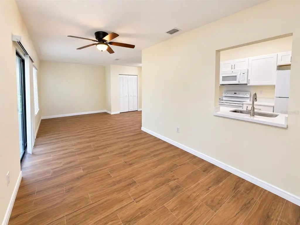 8 of 31 - 902 W Shannon Court, VENICE, FL