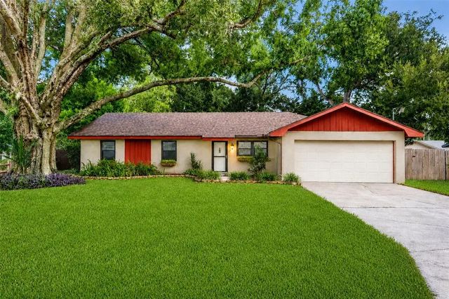 216 Shore Loop, WINTER HAVEN