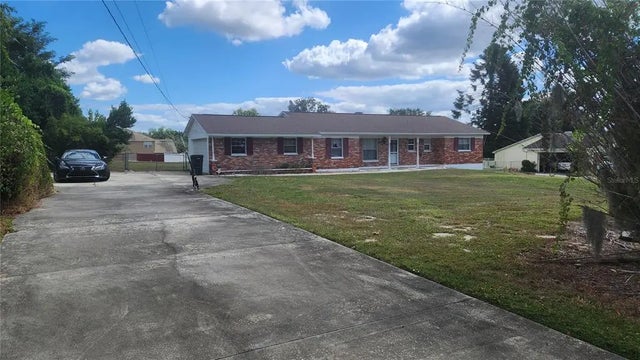 615 Lakewood Drive, BRANDON