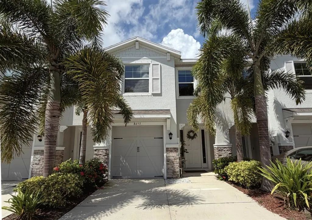 8653 Palmer Park Circle, SARASOTA