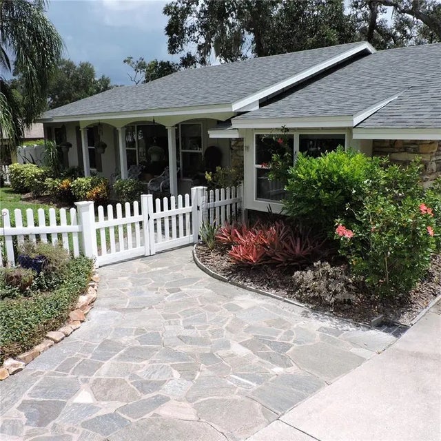 2312 Hillside Drive, MOUNT DORA