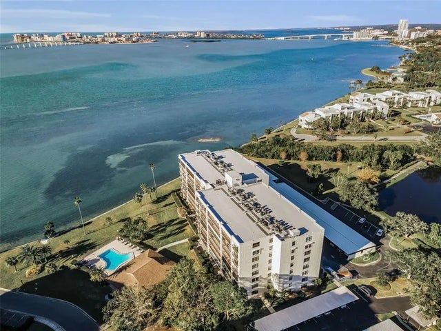 100 Oakmont Lane 307, BELLEAIR