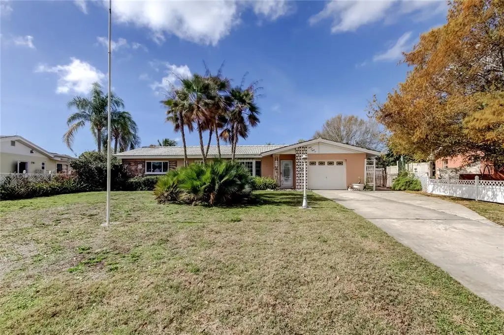 8586 Forsyth Drive, SEMINOLE