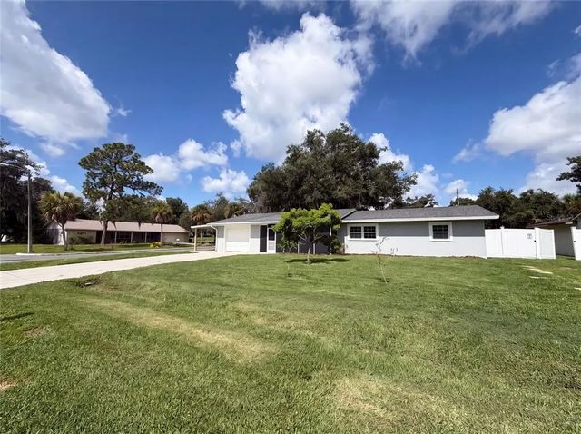 1823 Lori Lane W, LAKELAND