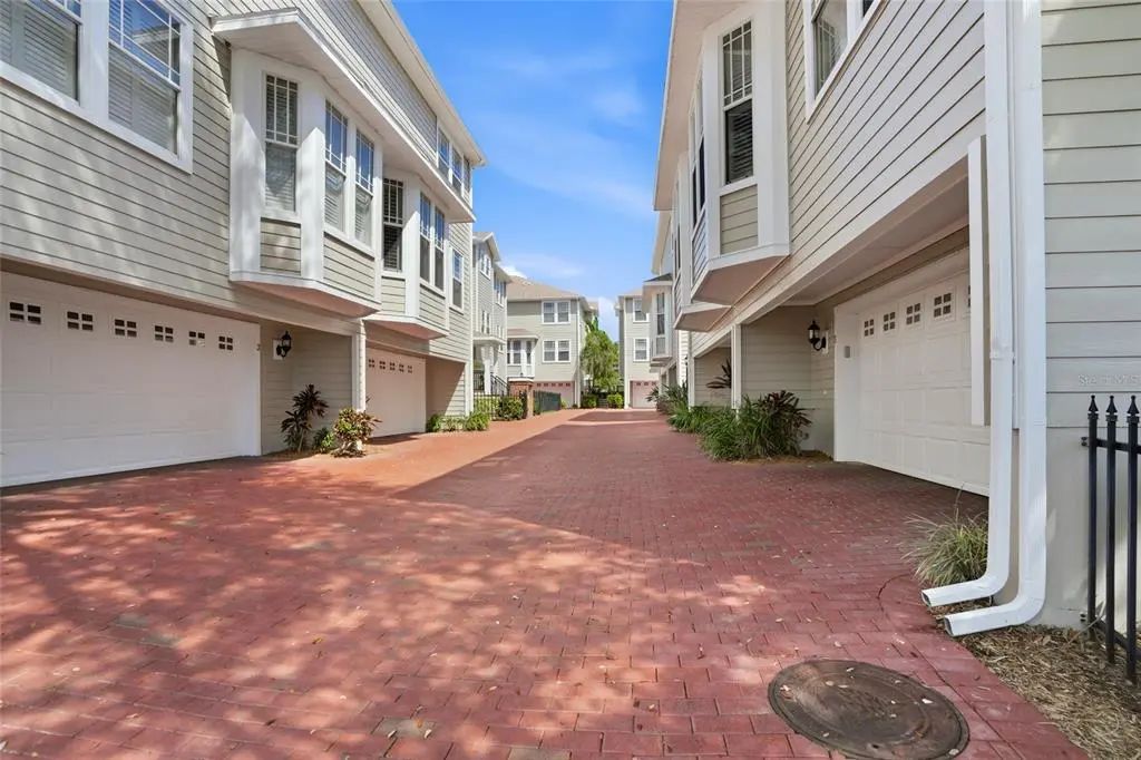 3315 W De Leon Street 18, TAMPA