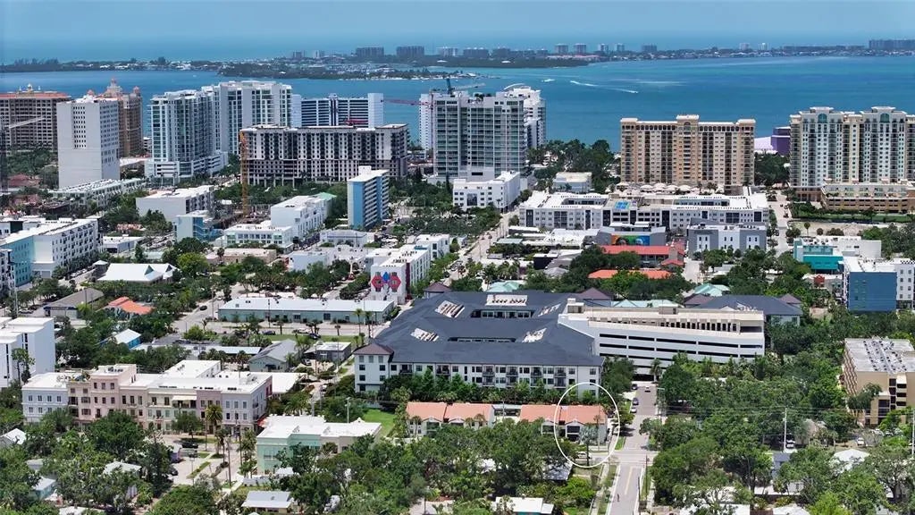 631 N Orange Avenue 208, SARASOTA