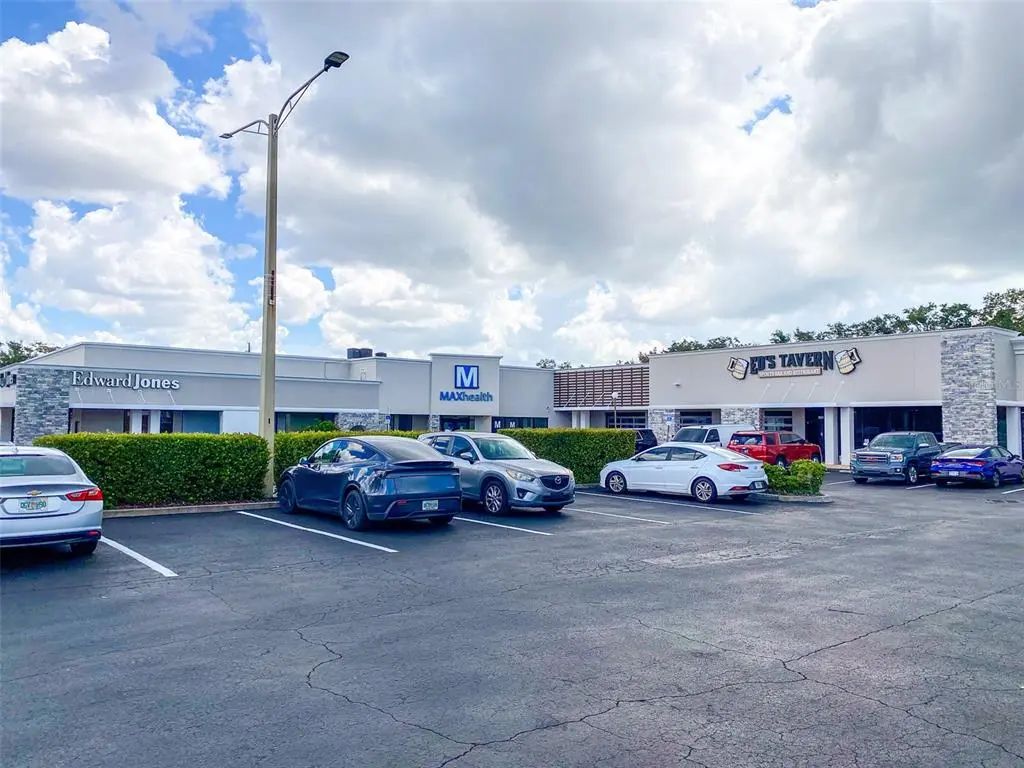 7421 Manatee Avenue W 7439, BRADENTON