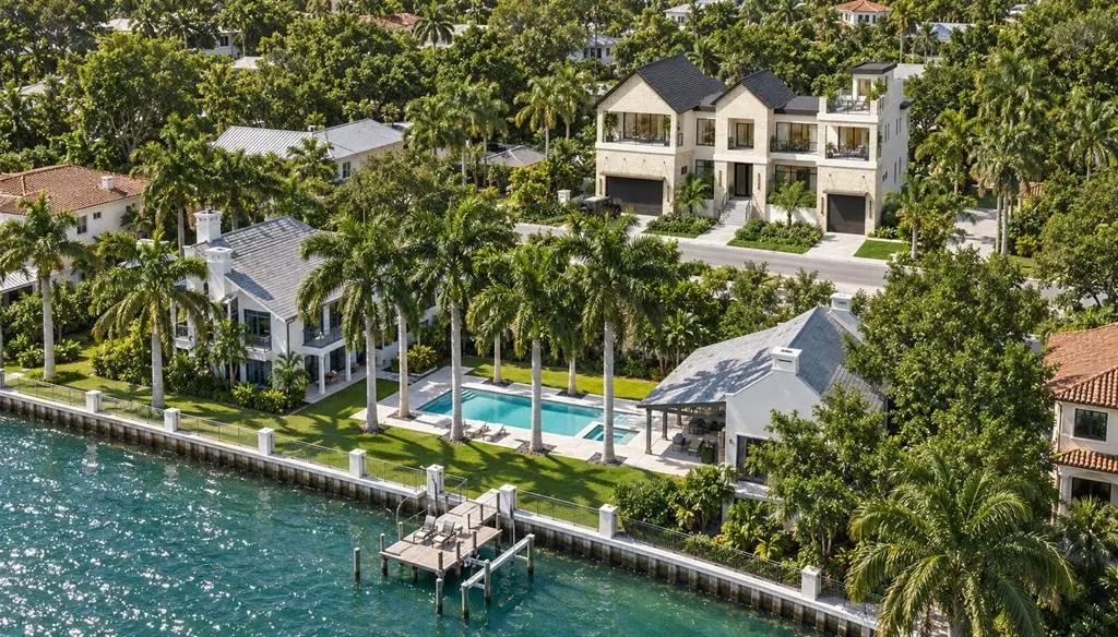 577 Riviera Drive, TAMPA