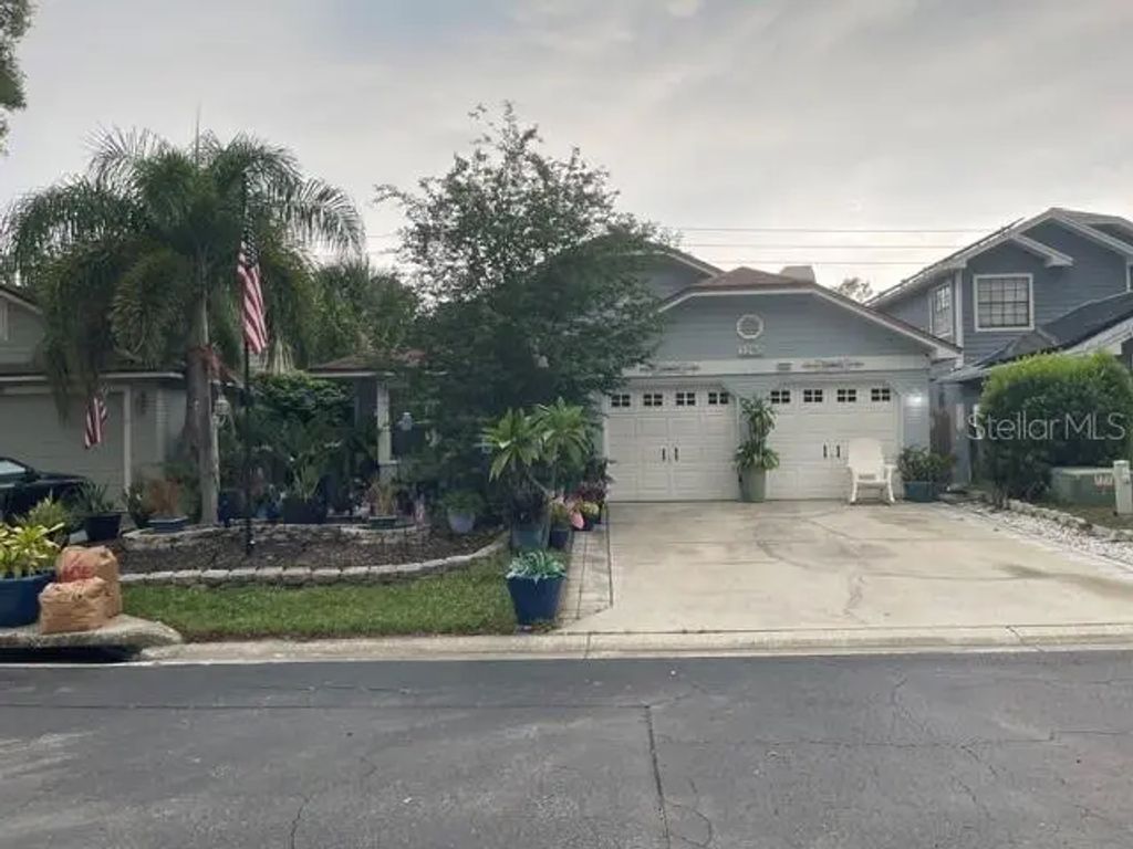 2250 Springwood Cir W, CLEARWATER