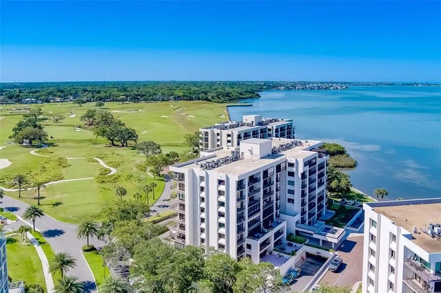 6 Belleview Boulevard 203, BELLEAIR