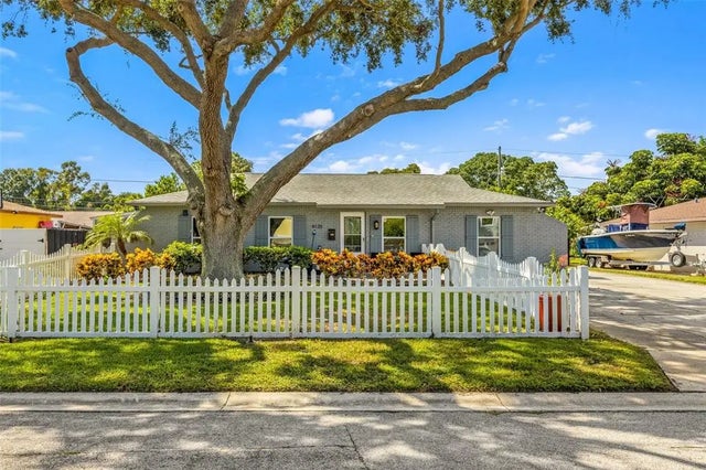 4135 Beach Drive Se, ST PETERSBURG