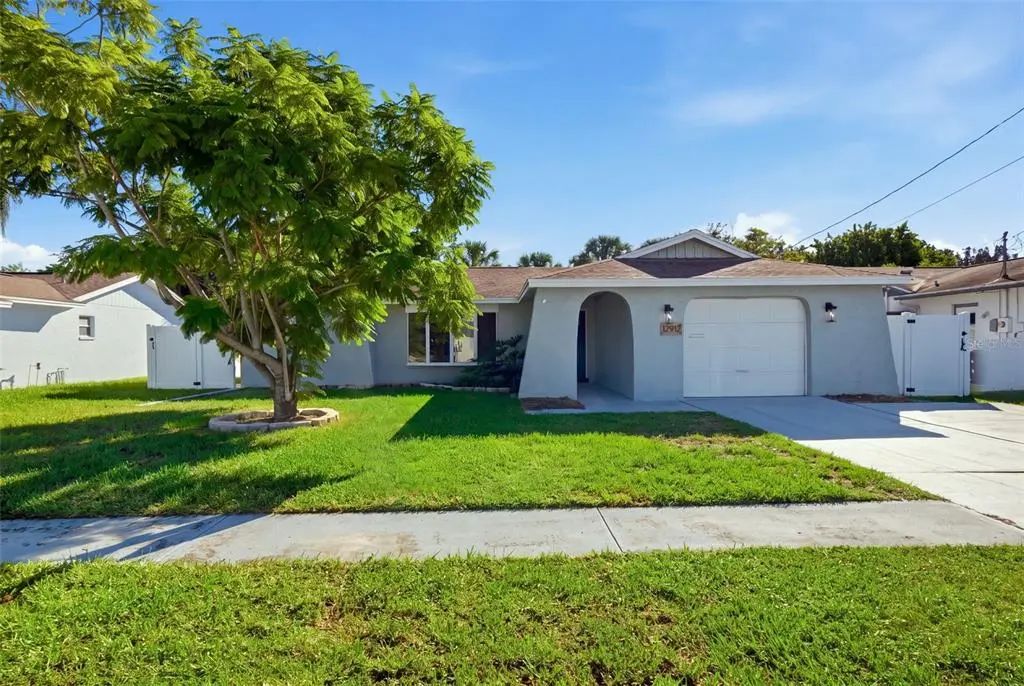 12912 1st Isle, HUDSON