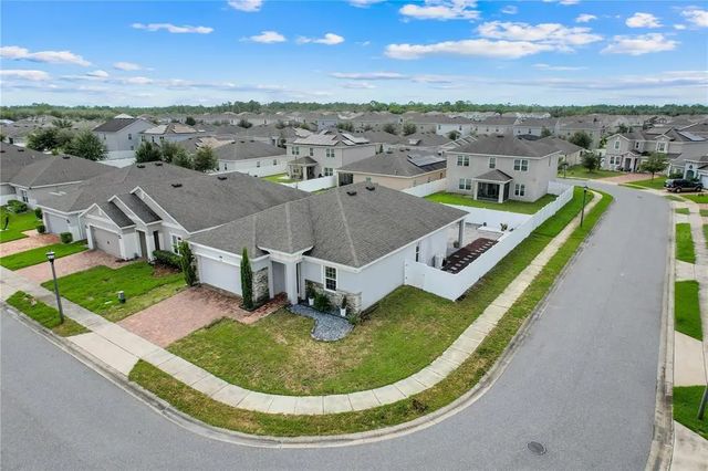 935 Benjamin Trail, DAVENPORT