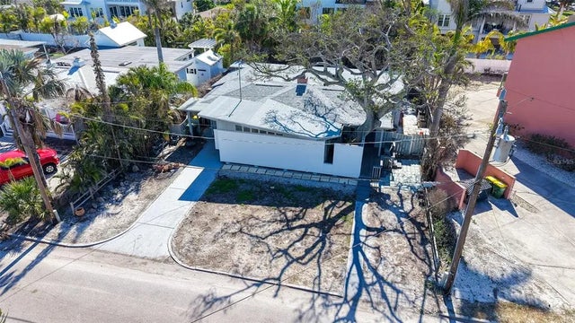132 Harrison Drive, SARASOTA
