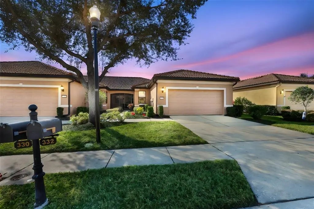 332 Bluewater Falls Court, APOLLO BEACH