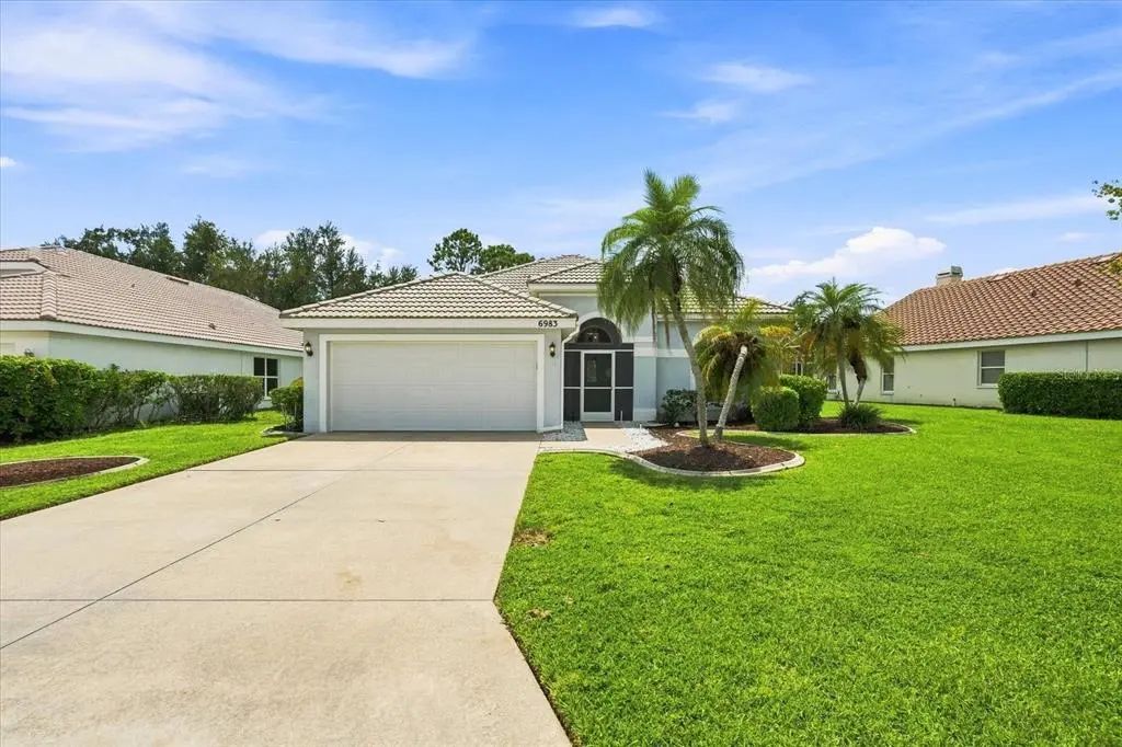 6983 Superior Street Circle, SARASOTA