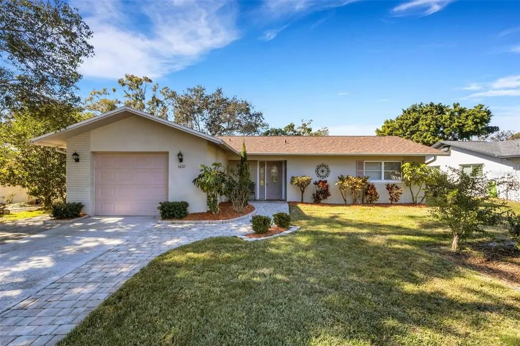 1601 W Dorchester Drive, PALM HARBOR