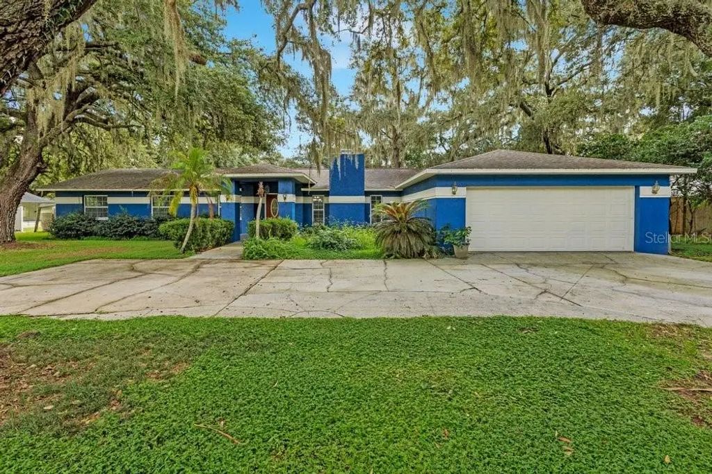 1121 Old Polk City Road, LAKELAND