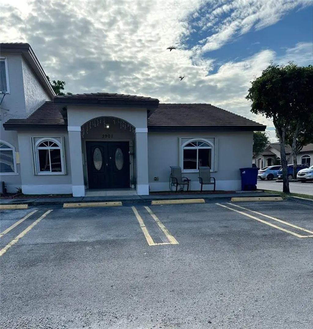 18861 Nw 86th Court 3901, HIALEAH