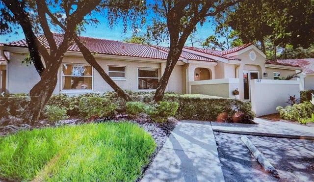 562 Andorra Circle Ne 562, ST PETERSBURG