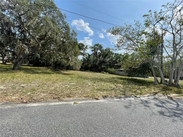 W Herrick Avenue, EUSTIS