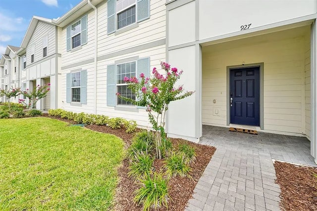 927 Paradise Drive, DAVENPORT