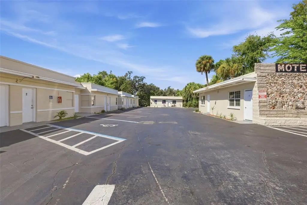 828 Ridgewood Avenue, HOLLY HILL