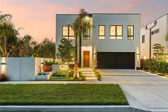 1683 Siesta Drive, SARASOTA