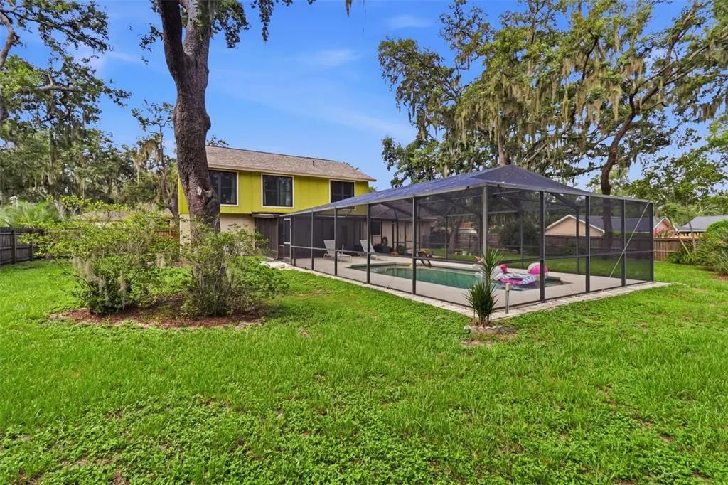 302 Bloomingfield Drive, BRANDON