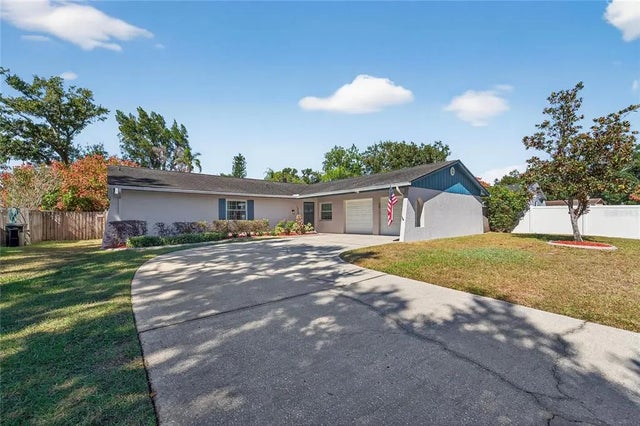 612 Green Cove Drive, BRANDON