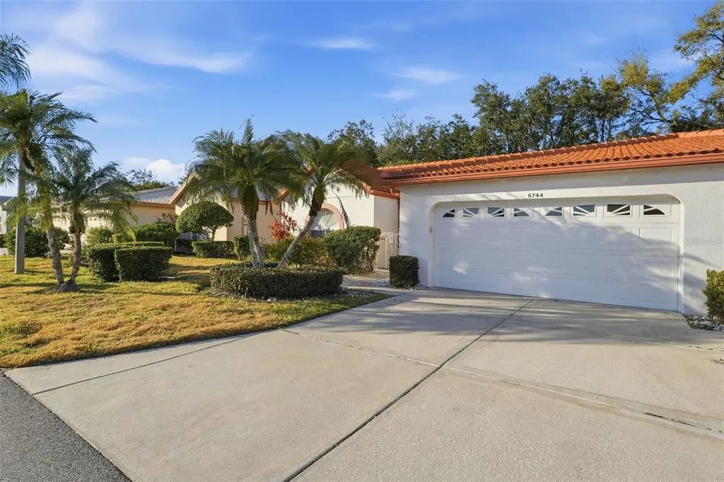 5744 Antibes Street 3059, SARASOTA