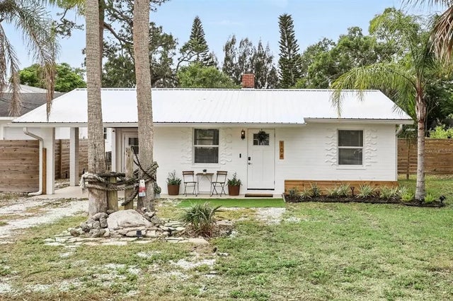 104 Hester Avenue, NEW SMYRNA BEACH