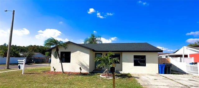 8902 Wing Tip Court, TAMPA