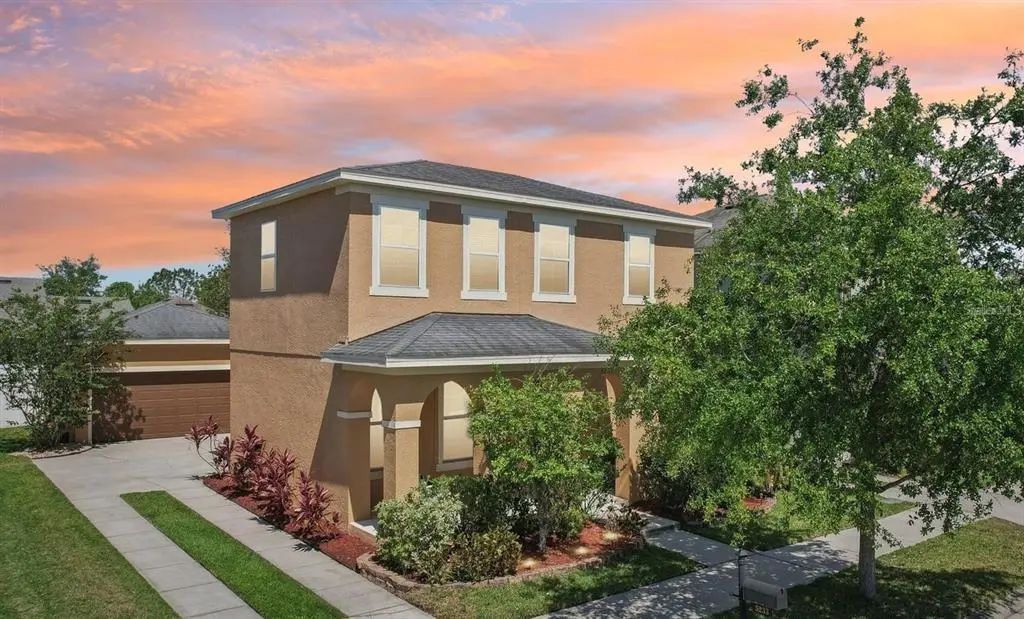 5233 Suncatcher Drive, WESLEY CHAPEL