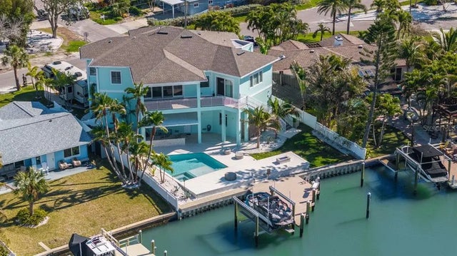 15904 Redington Drive, REDINGTON BEACH
