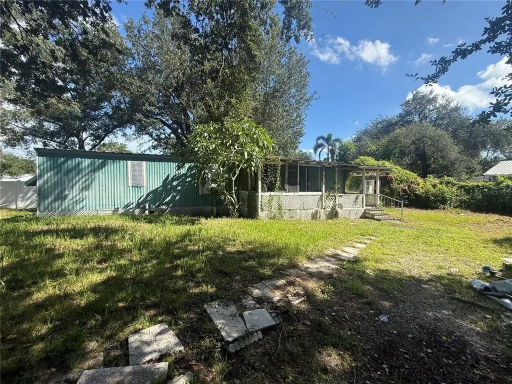 10004 Massachusetts Street, GIBSONTON