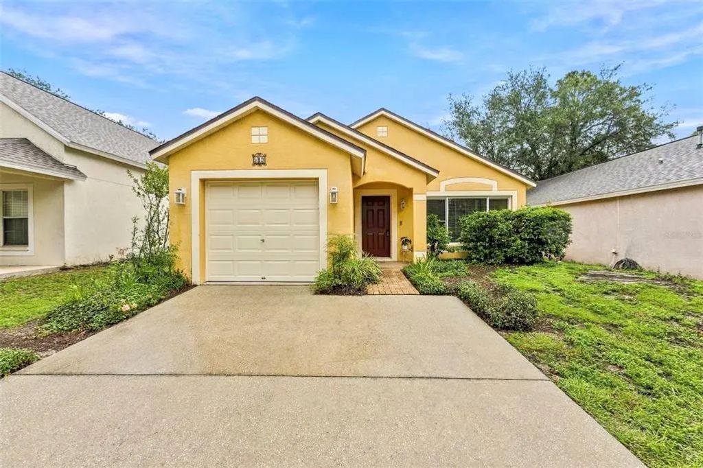 609 Cape Cod Cir, VALRICO