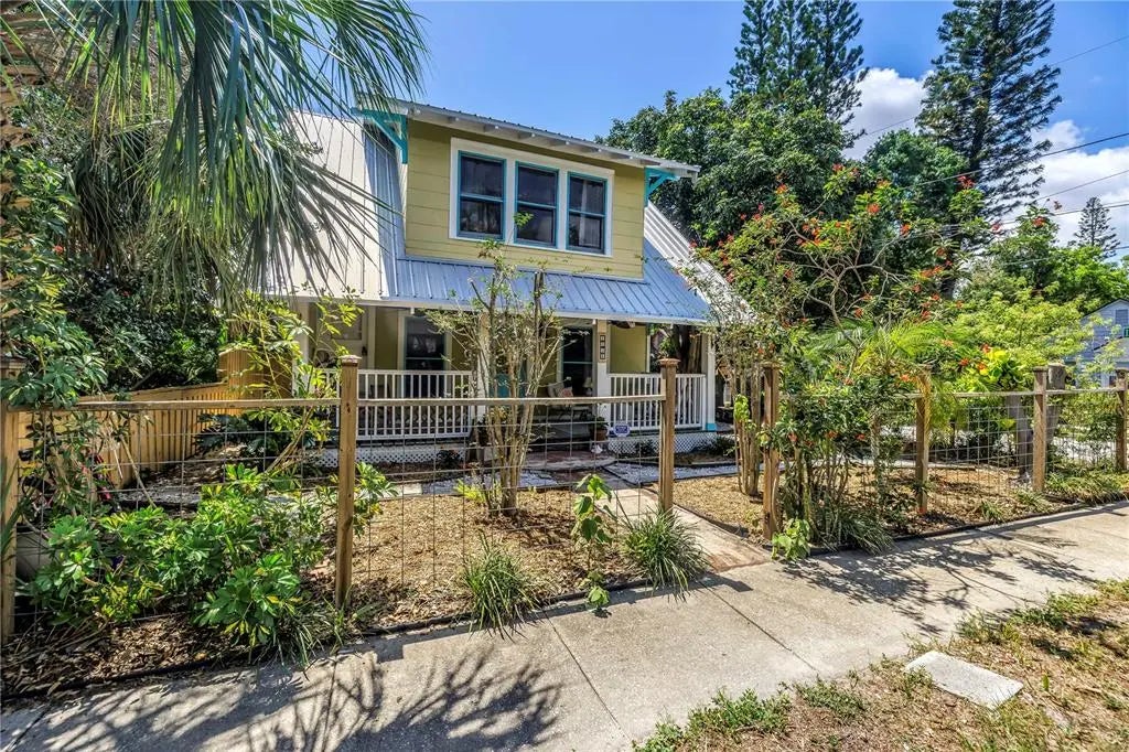 1038 Crescent Lake Drive N, ST PETERSBURG