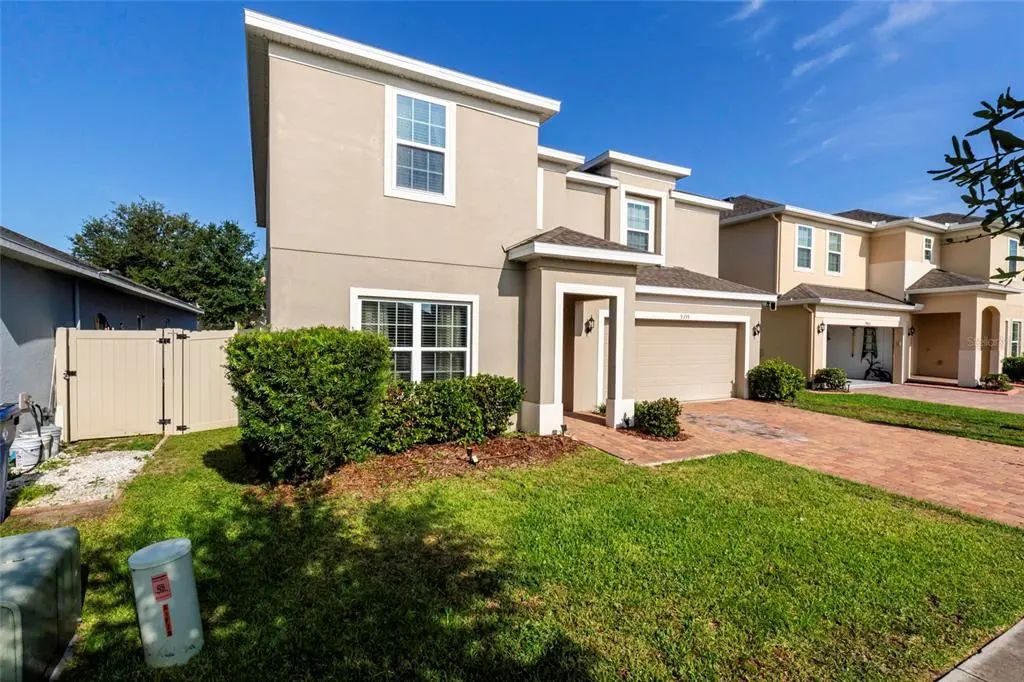 9399 Villanova Dr, GROVELAND