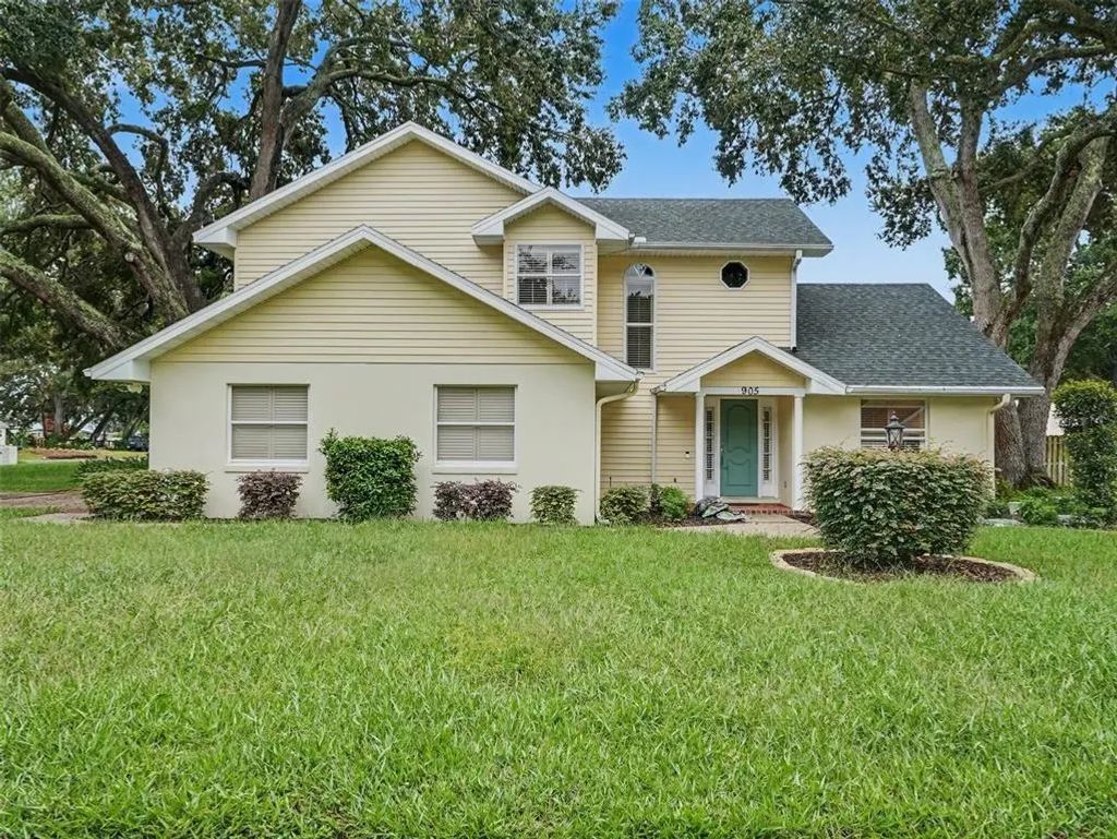 905 Woodrow Drive, AUBURNDALE